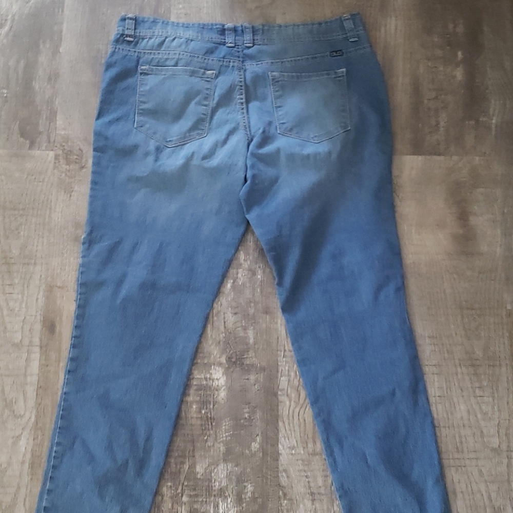 Jeans - Picture 3 of 3